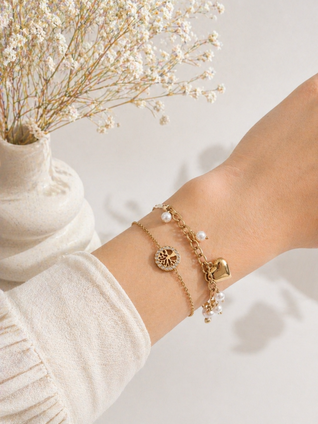 BRACELET